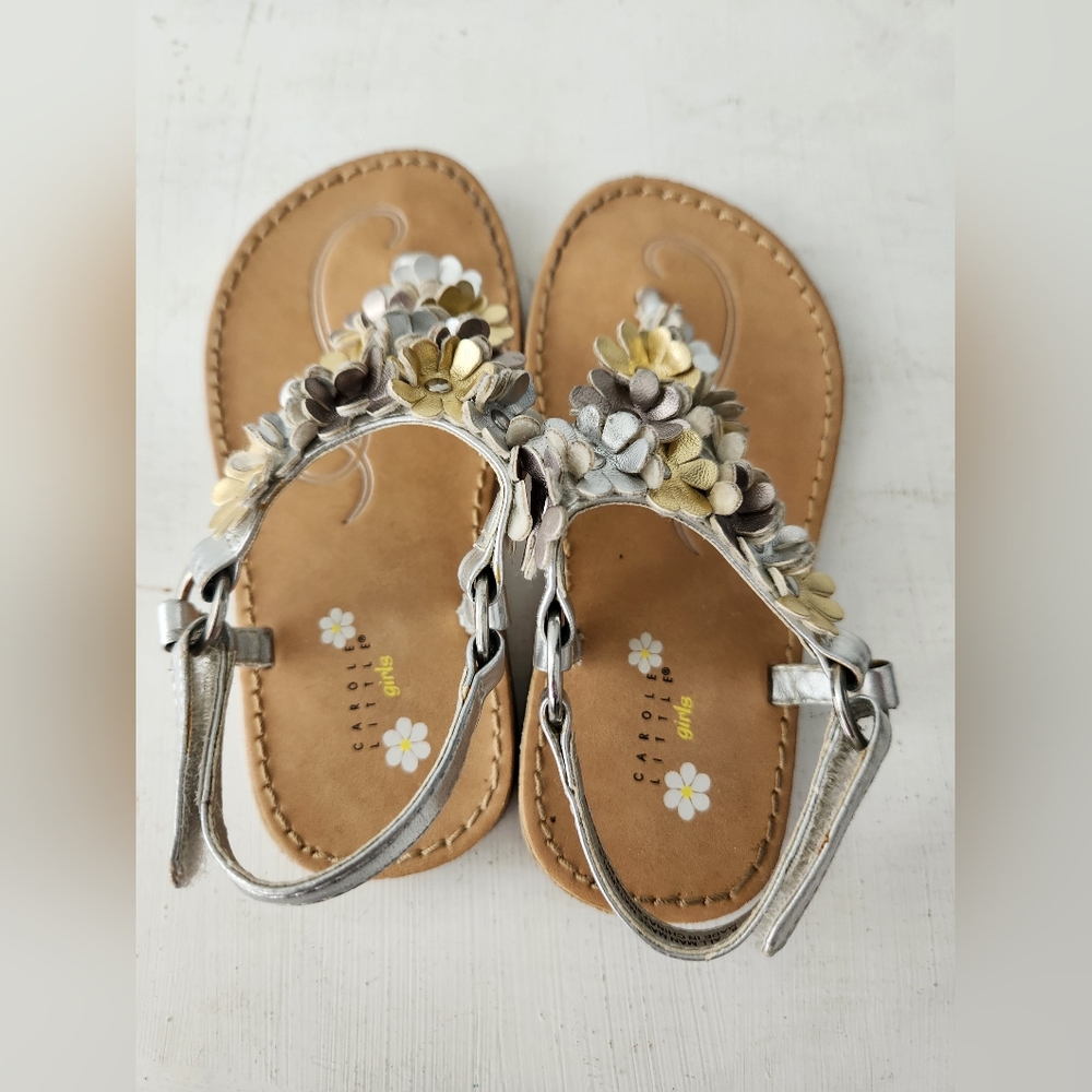 Carole Little Girls Silver & Gold Thong Sandals With Ankle Strap - Size 8 - Picture 6 of 9